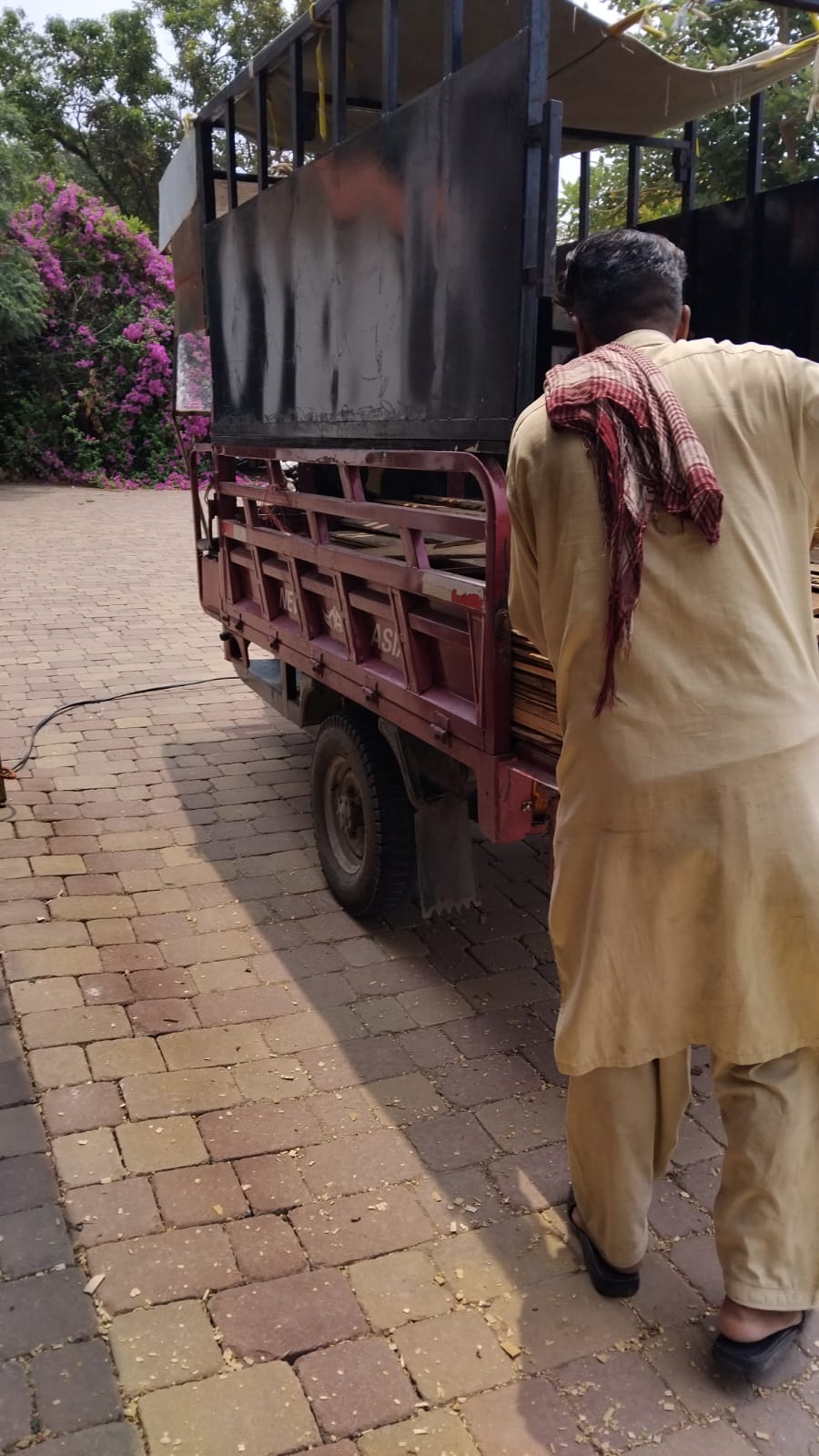 Zabi Phary Wala